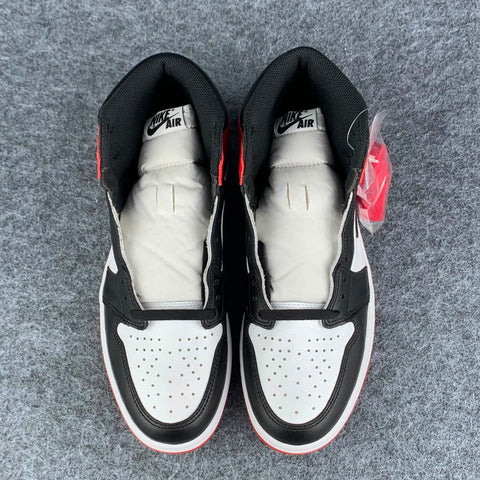 Air Jordan 1 Retro High OG 'Black Toe' 2016