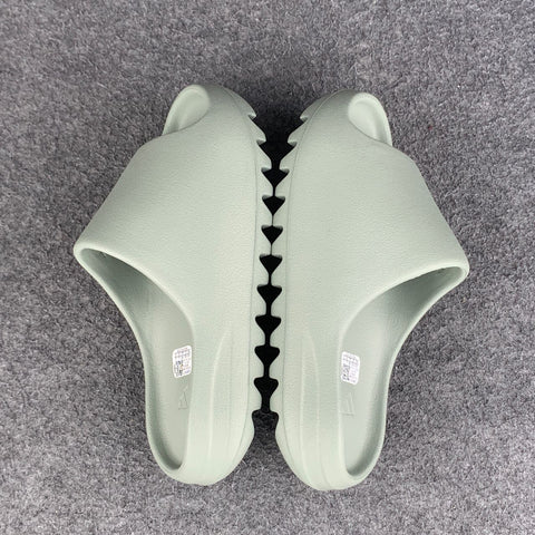 Yeezy Slides 'Salt'