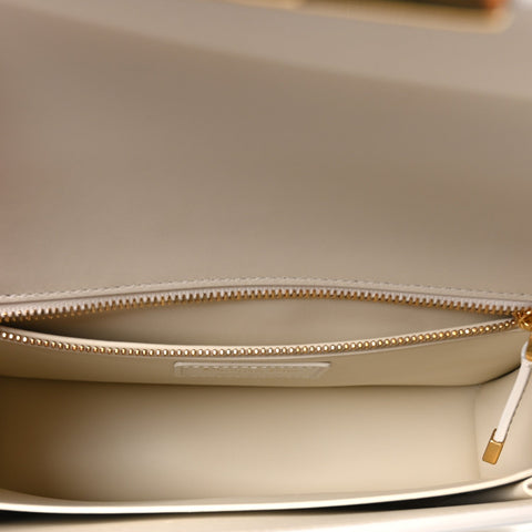 Box Calfskin 30 Montaigne Flap Bag Latte