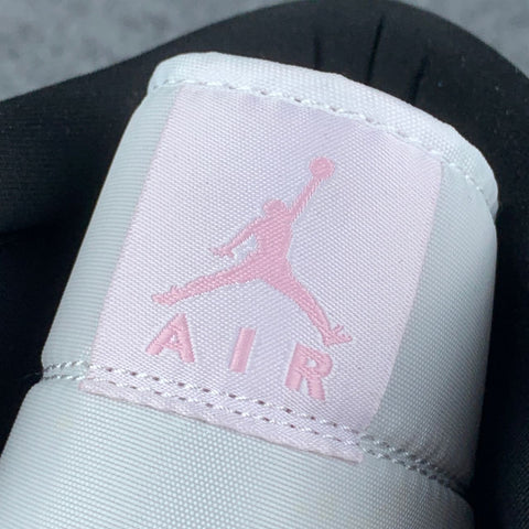 Wmns Air Jordan 1 Mid SE 'Dutch Green'