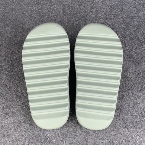 Yeezy Slides 'Salt'