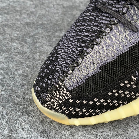 Yeezy Boost 350 V2 'Carbon'