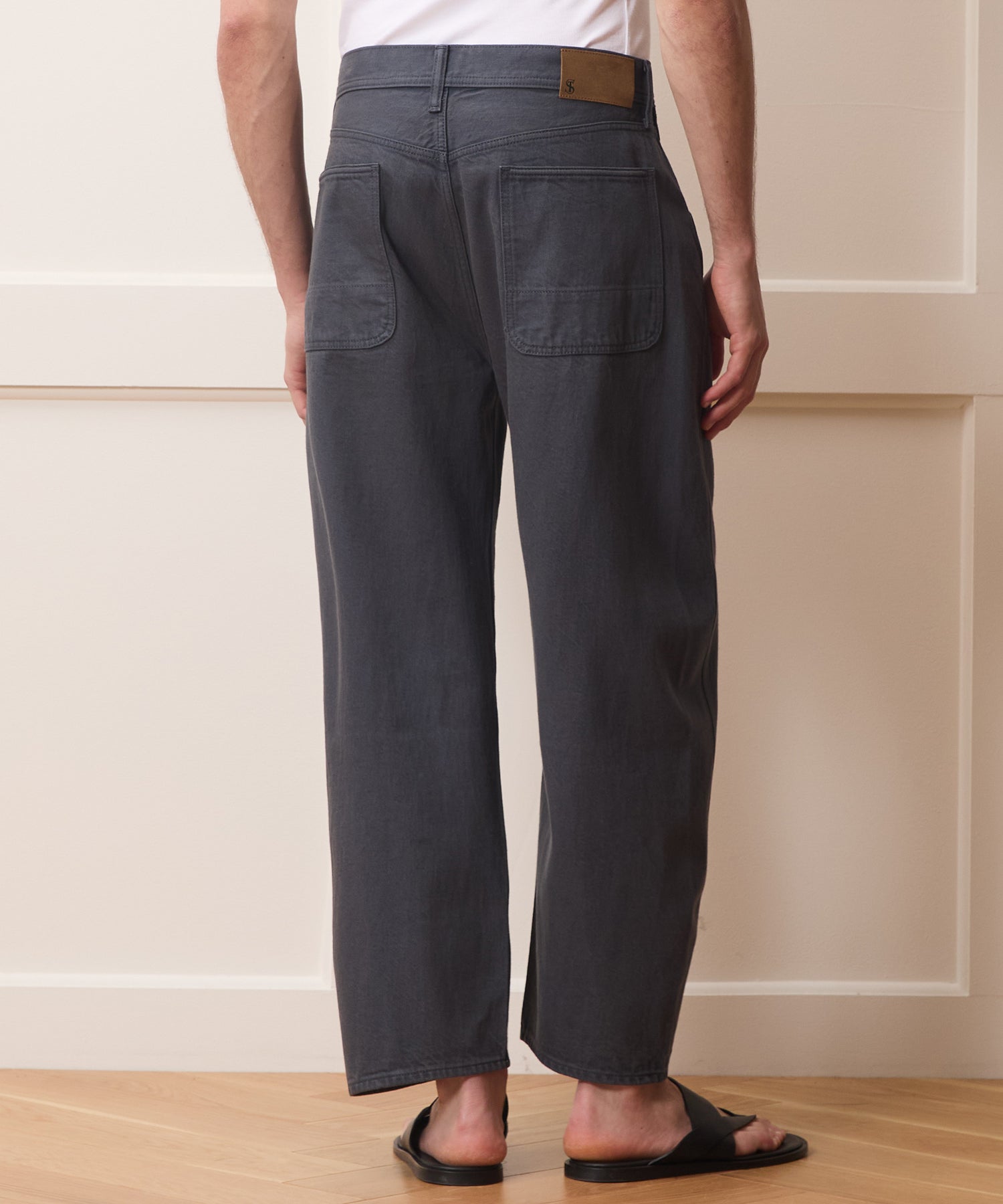 Relaxed Barrel Jean