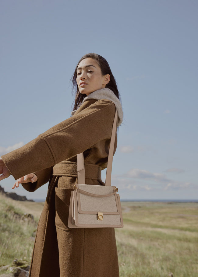 Numéro Sept - Duo Taupe Canvas Main Image