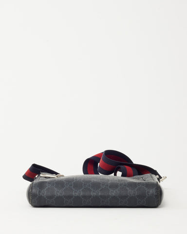 Gucci Black Monogram GG Supreme Canvas Small Messenger Bag