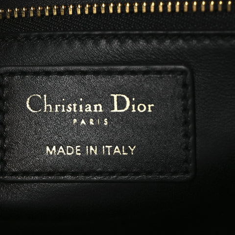 Box Calfskin 30 Montaigne Flap Bag Black