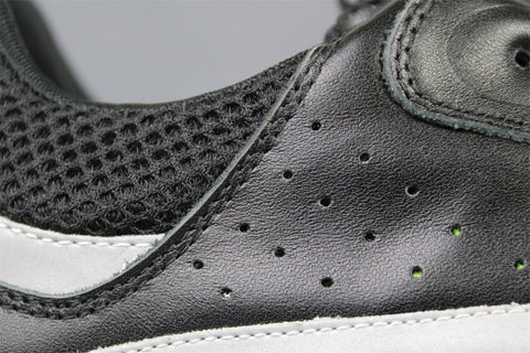 Dior B22 'Black Volt'