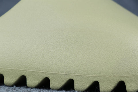 Yeezy Slides 'Resin'
